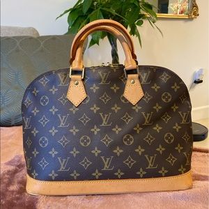 ❗️SOLD ❗️Louis Vuitton Alma pm